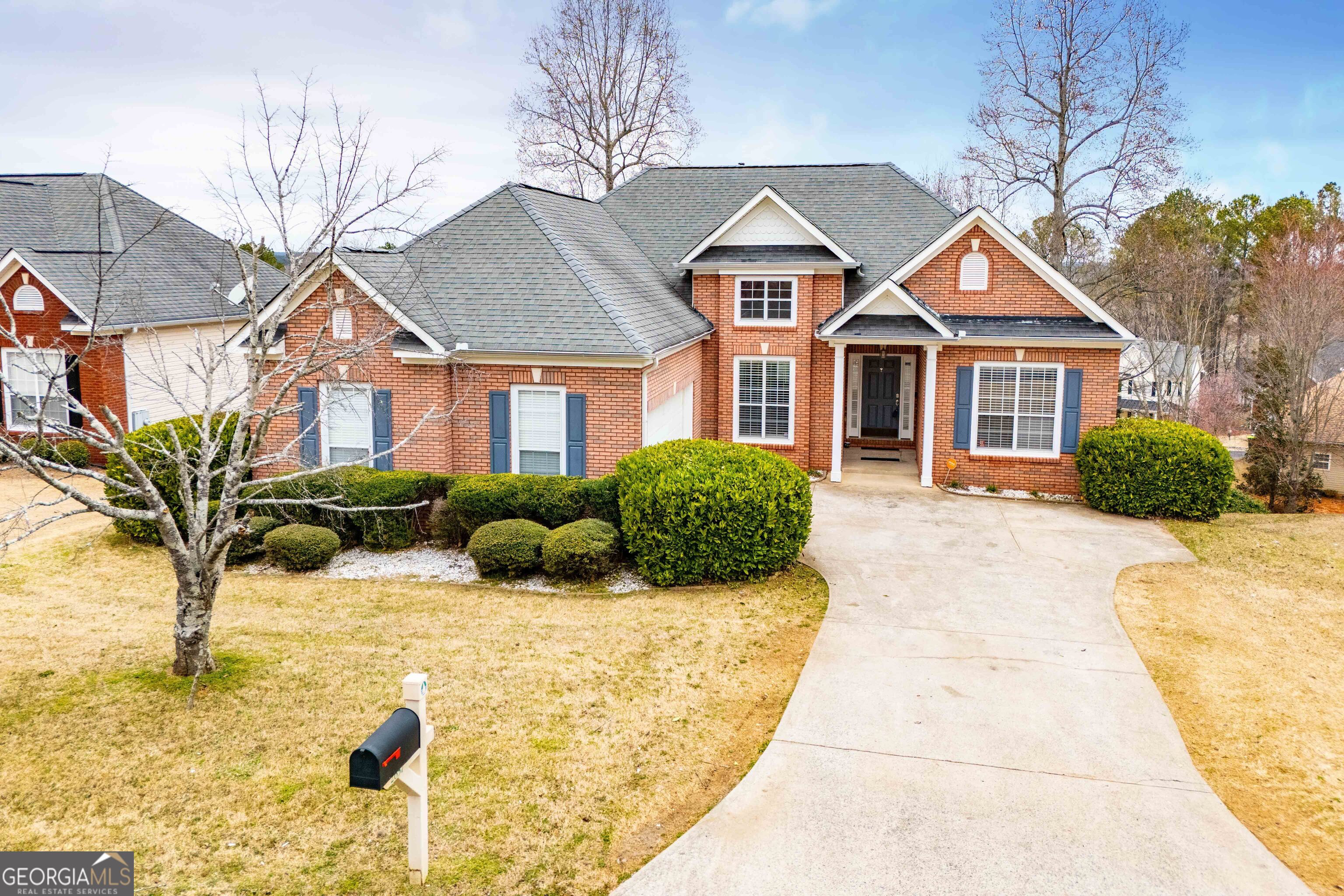 Check out this stunning ranch home with finished basement. Gleaming hardwood floors throughout. Classy features include split bedroom plan. Galley style kitchen w/formal dining, breakfast area, stainless appliances and coffee bar. 2 car kitchen level entry. Basement offers secondary kitchen/mini bar area, game room, media, etc. Whatever you desire to make it yours. Mirror Lake community offers tons of amenities, minutes to the new Publix shopping center, I-20 and more. Golf cart friendly