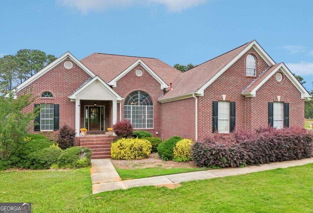 Photo of 1535 LAKE DOW Road, Mcdonough, GA 30252 (MLS # 10670740)