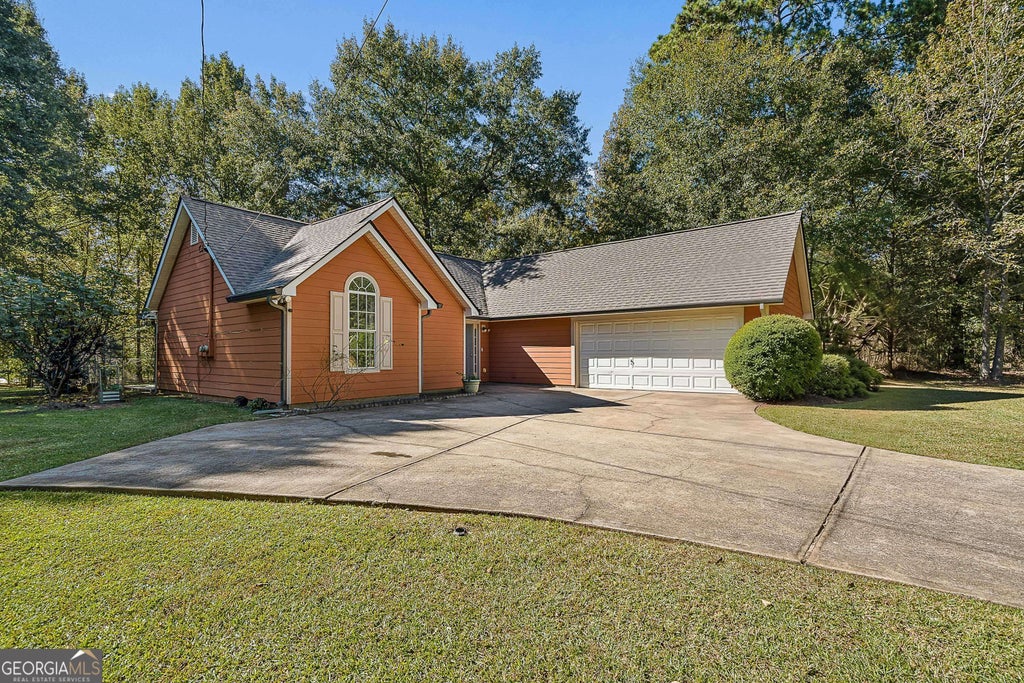 Photo of 726 Keys Ferry Road, McDonough, GA 30252 (MLS # 10880449)