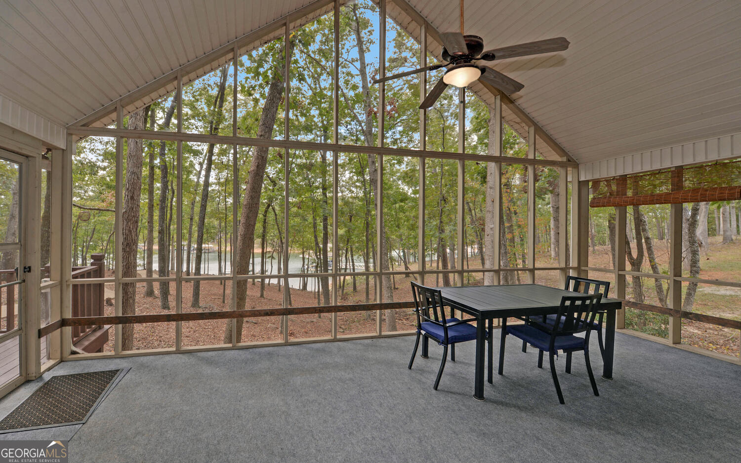 370 Paradise Point RD