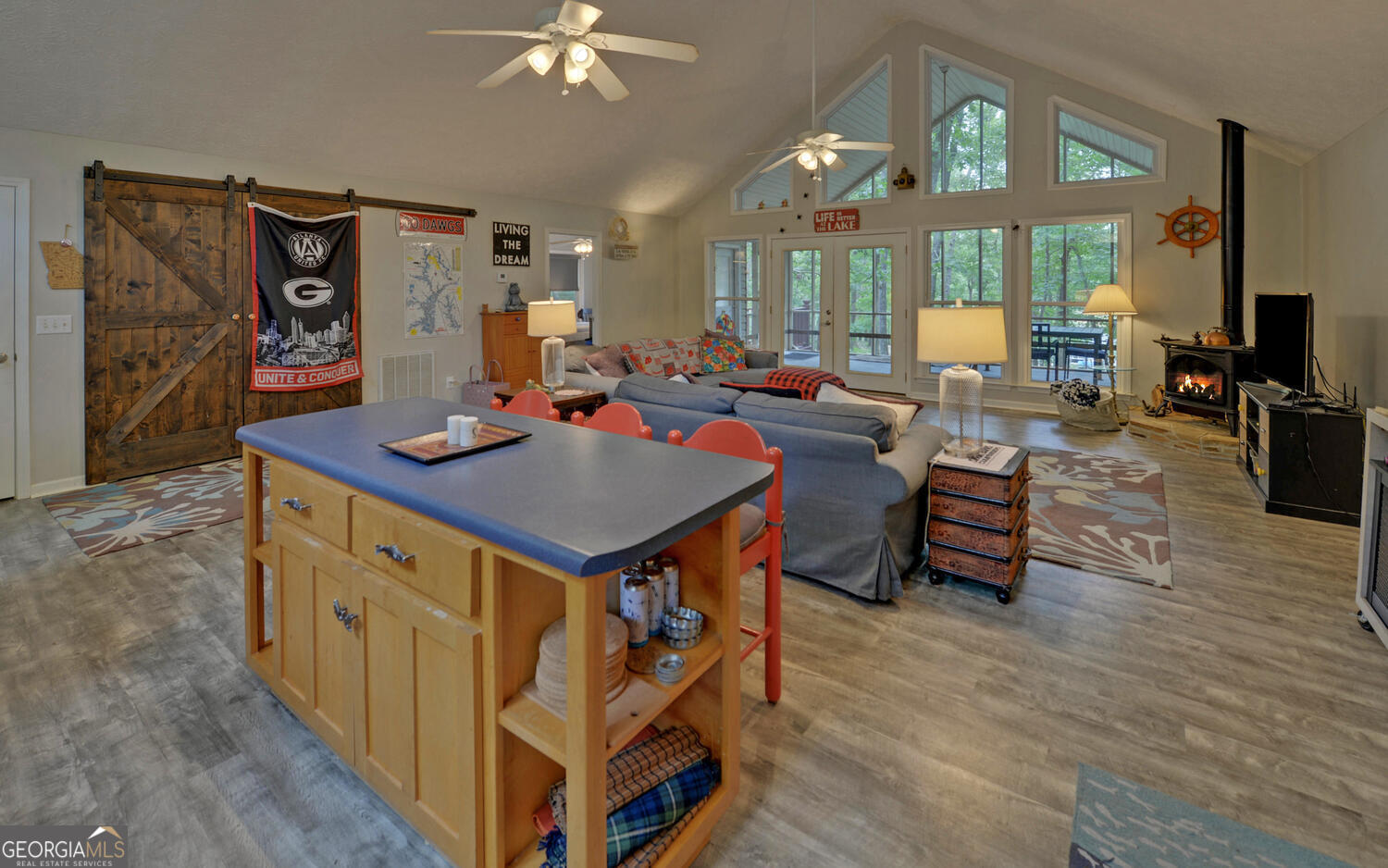 370 Paradise Point