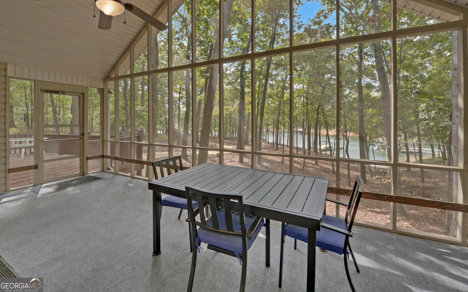 370 Paradise Point RD