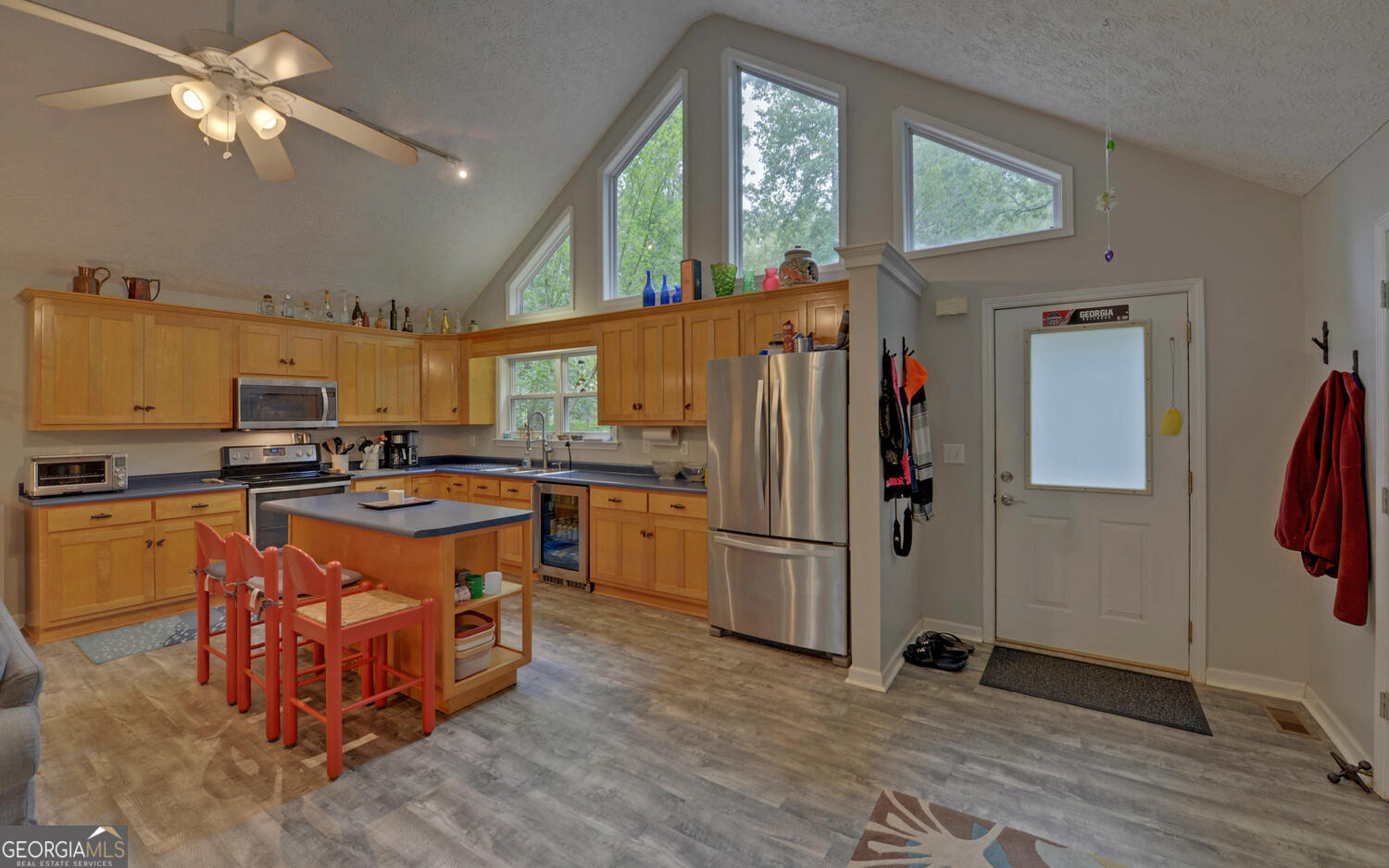370 Paradise Point
