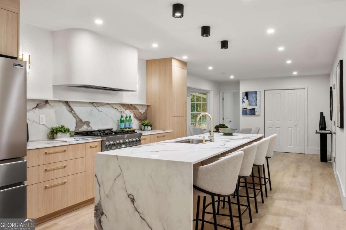 5259 Sanlee LN