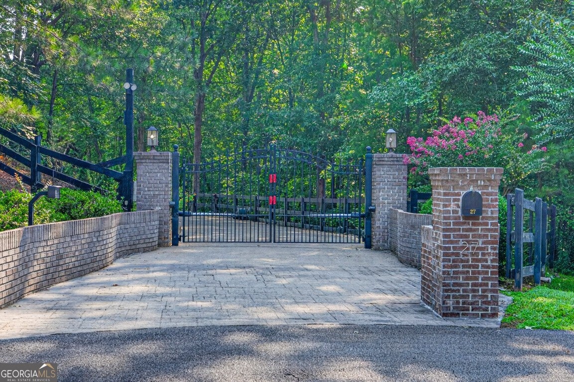 27 Hawks Farm RD