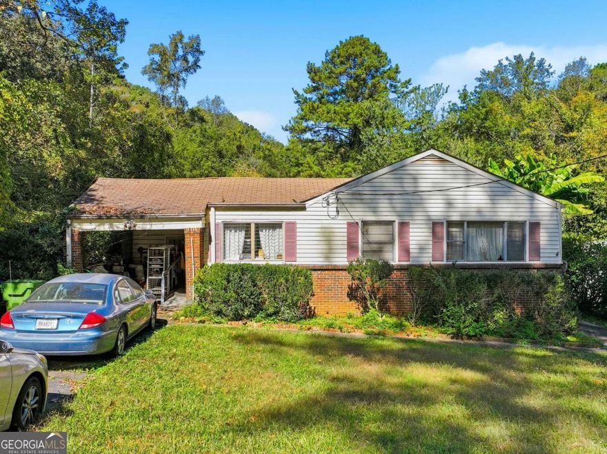 INVESTORS and DREAM HOME BUILDERS-  opportunity to get into Morris Brand School District on a 1.33 acre lot! Million+ neighbors. Close to I75, Downtown, Moores Mill Shopping Plaza (Publix),  Upper West Side, Bobby jones Golf, Bitsy Grant Tennis, Atlanta Memorial Park, Beltline. So many parks, shopping, dining nearby. LOCATION, LOCATION, LOCATION!