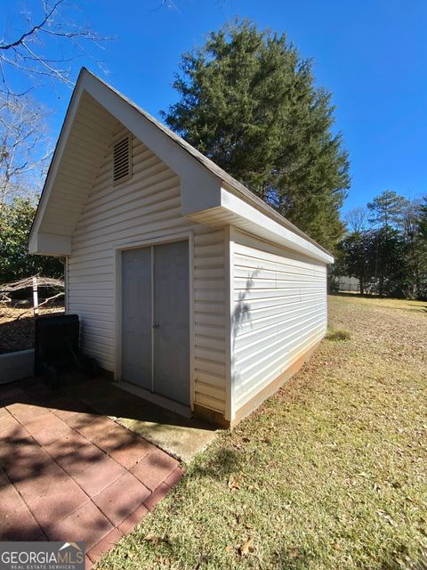 A home in Barnesville