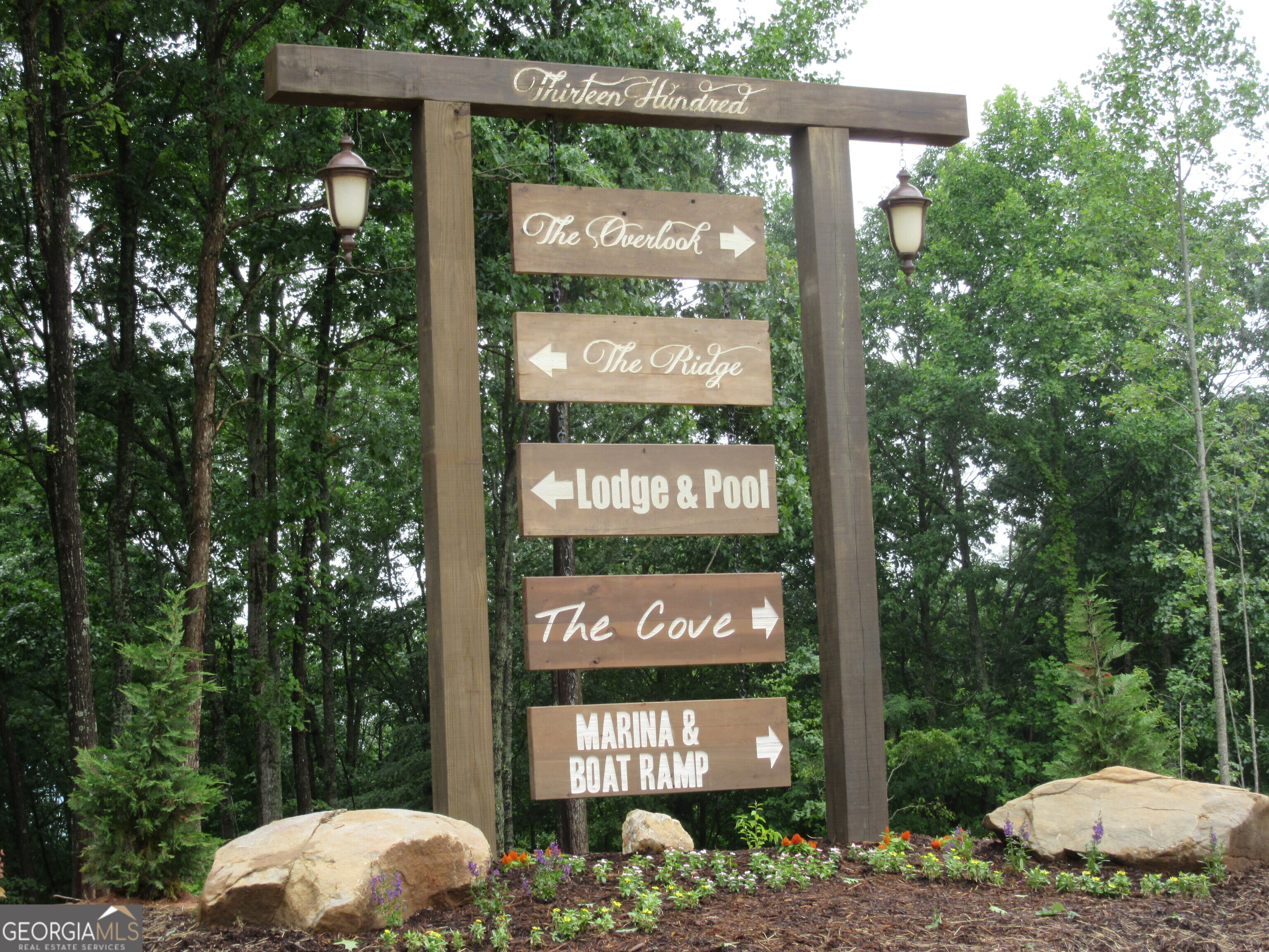 1424 Ridge Pointe WAY