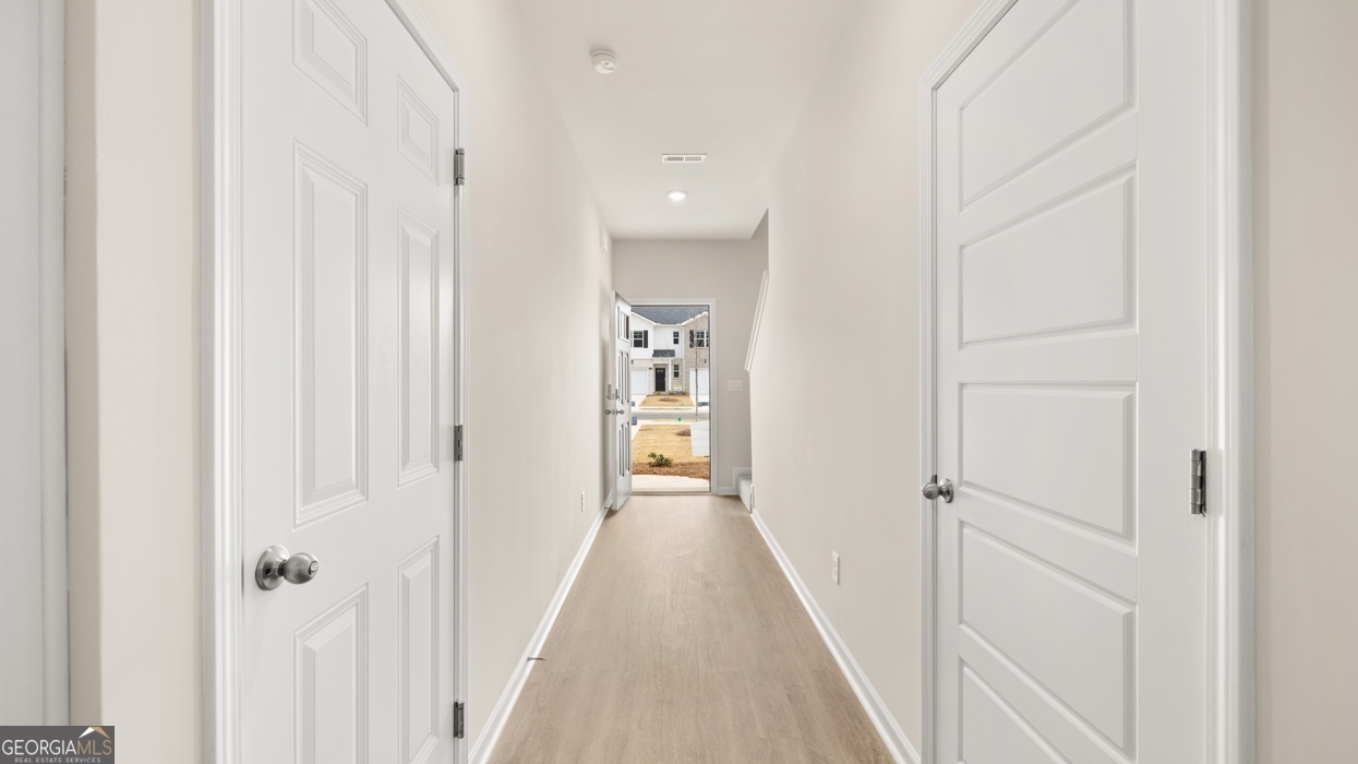 208 Kenmore CIR