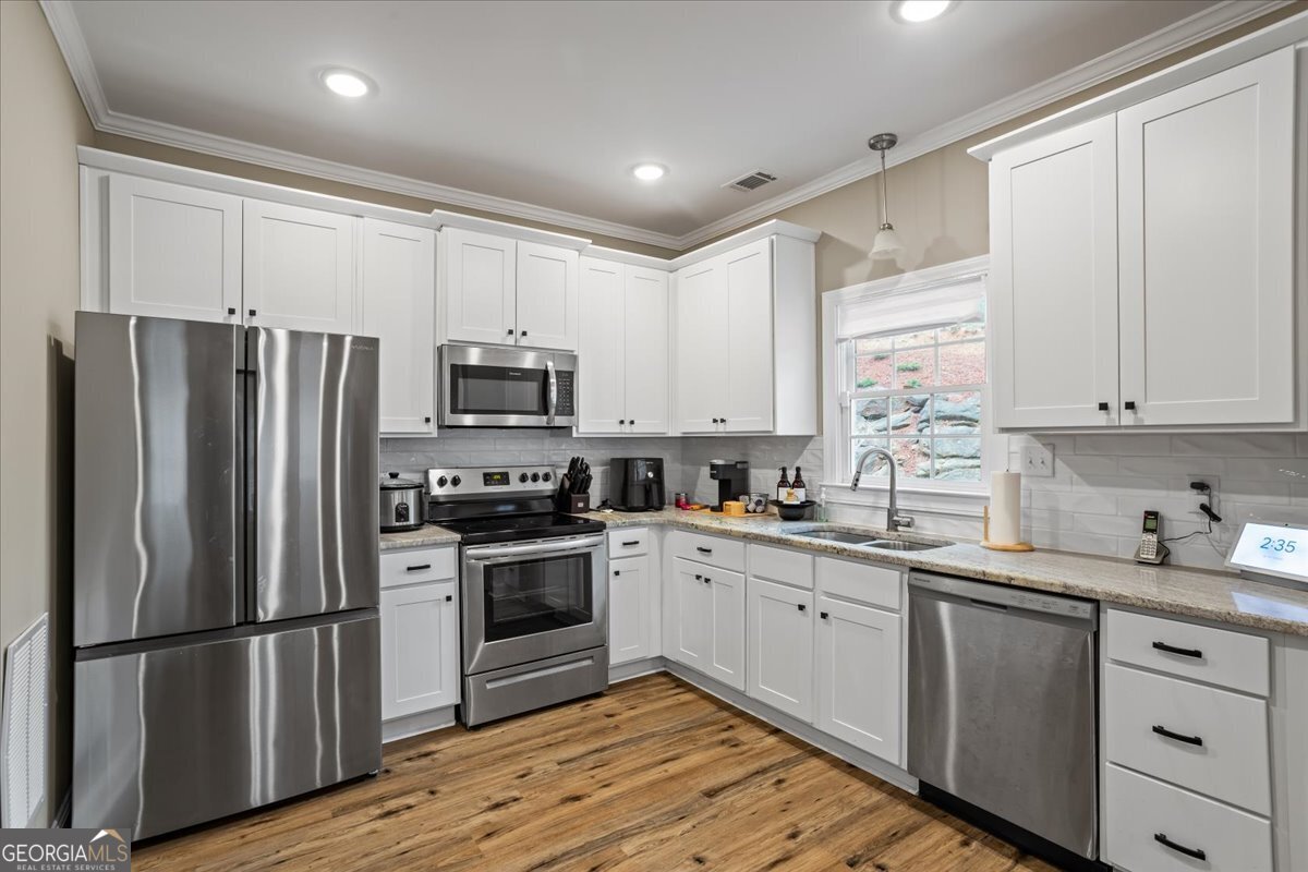 212 Huntington Shoals DR