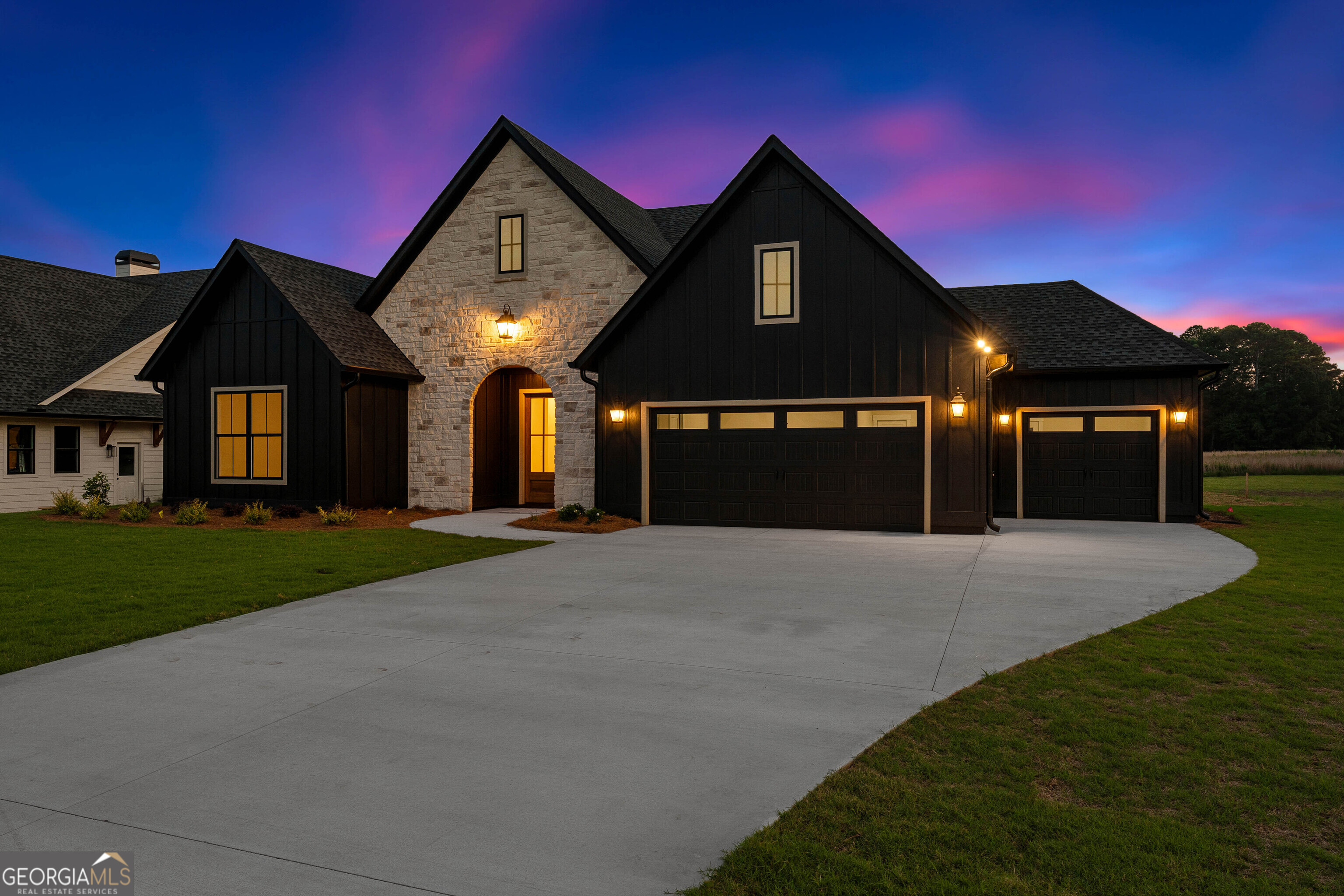 28 South Pointe Drive