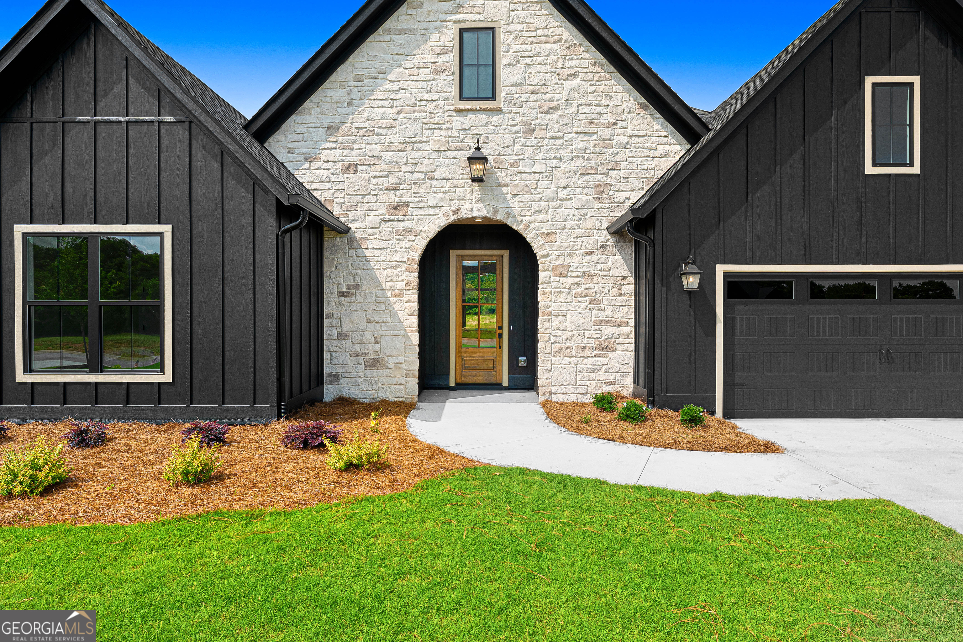 28 South Pointe Drive