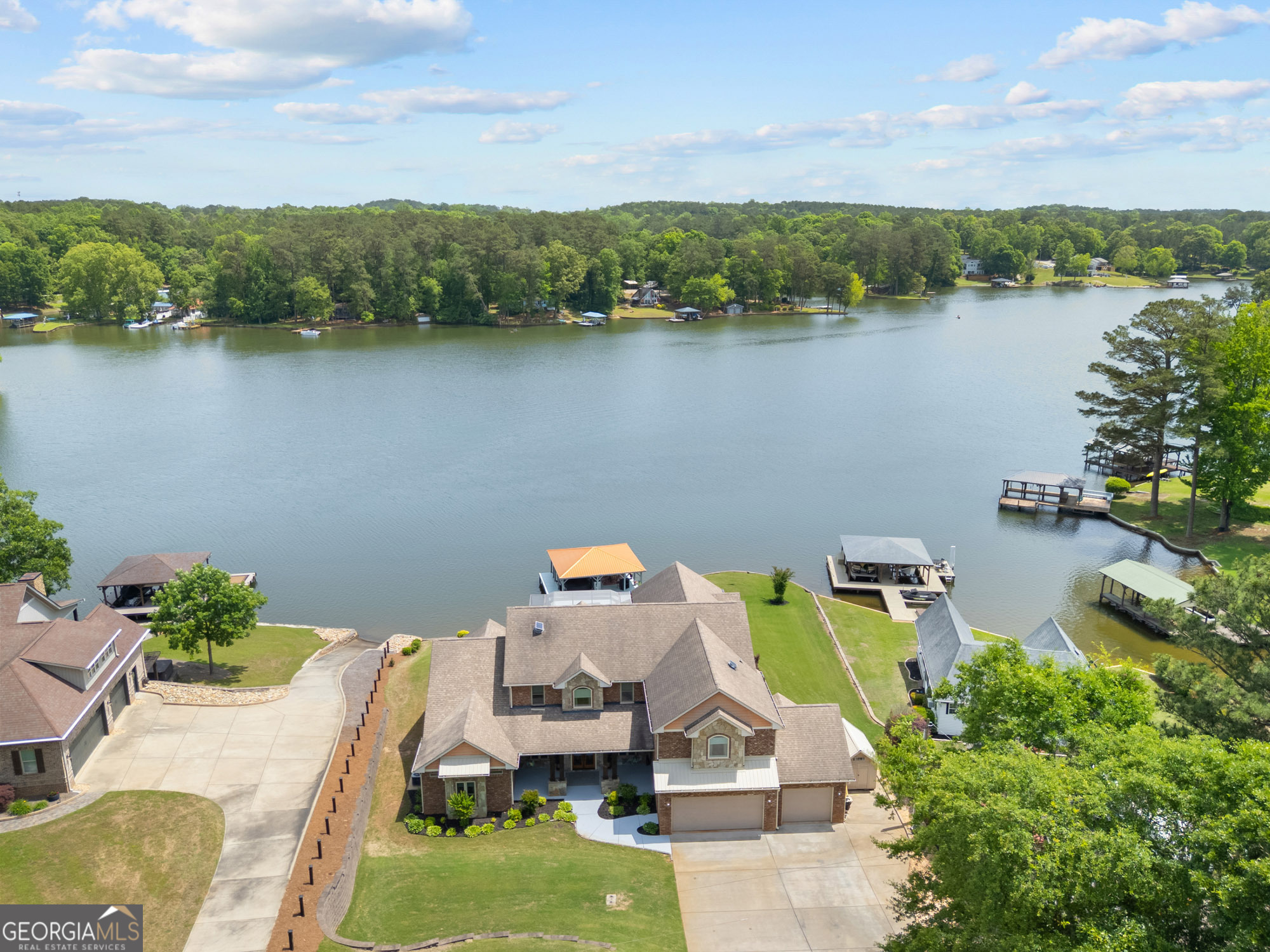 122 Bell RD