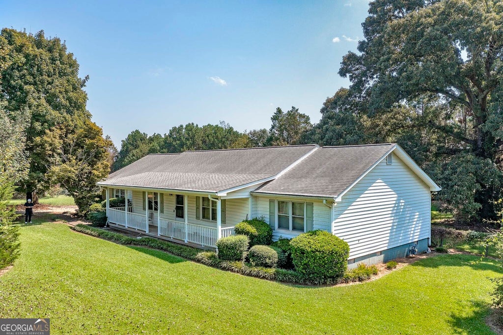 Photo of 425 Kelly Road, McDonough, GA 30253 (MLS # 10840924)