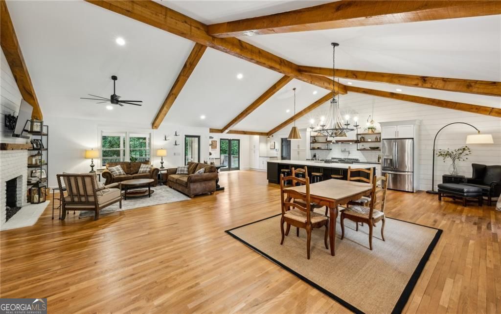 Sandy Springs, Georgia 30328, United States, 5 Bedrooms Bedrooms, ,5 BathroomsBathrooms,Residential,Active,156232