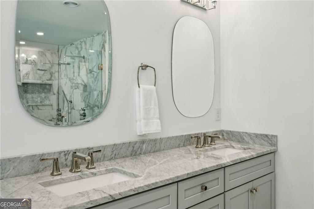 Sandy Springs, Georgia 30328, United States, 5 Bedrooms Bedrooms, ,5 BathroomsBathrooms,Residential,Active,156232