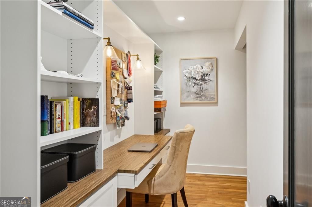 Sandy Springs, Georgia 30328, United States, 5 Bedrooms Bedrooms, ,5 BathroomsBathrooms,Residential,Active,156232