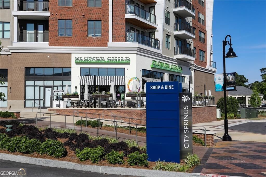 Sandy Springs, Georgia 30328, United States, 5 Bedrooms Bedrooms, ,5 BathroomsBathrooms,Residential,Active,156232