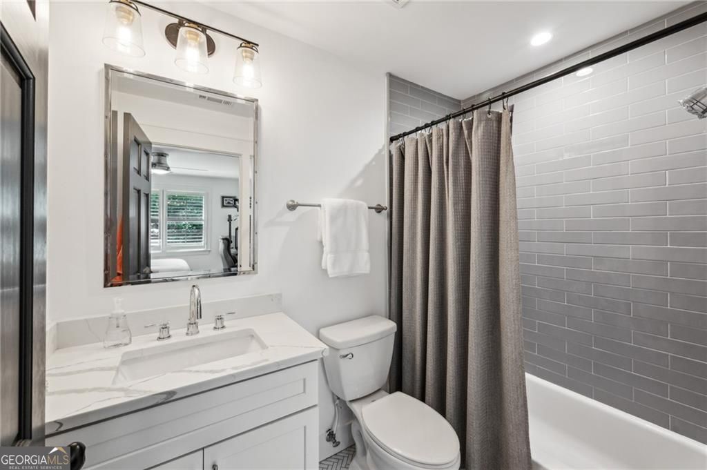 Sandy Springs, Georgia 30328, United States, 5 Bedrooms Bedrooms, ,5 BathroomsBathrooms,Residential,Active,156232