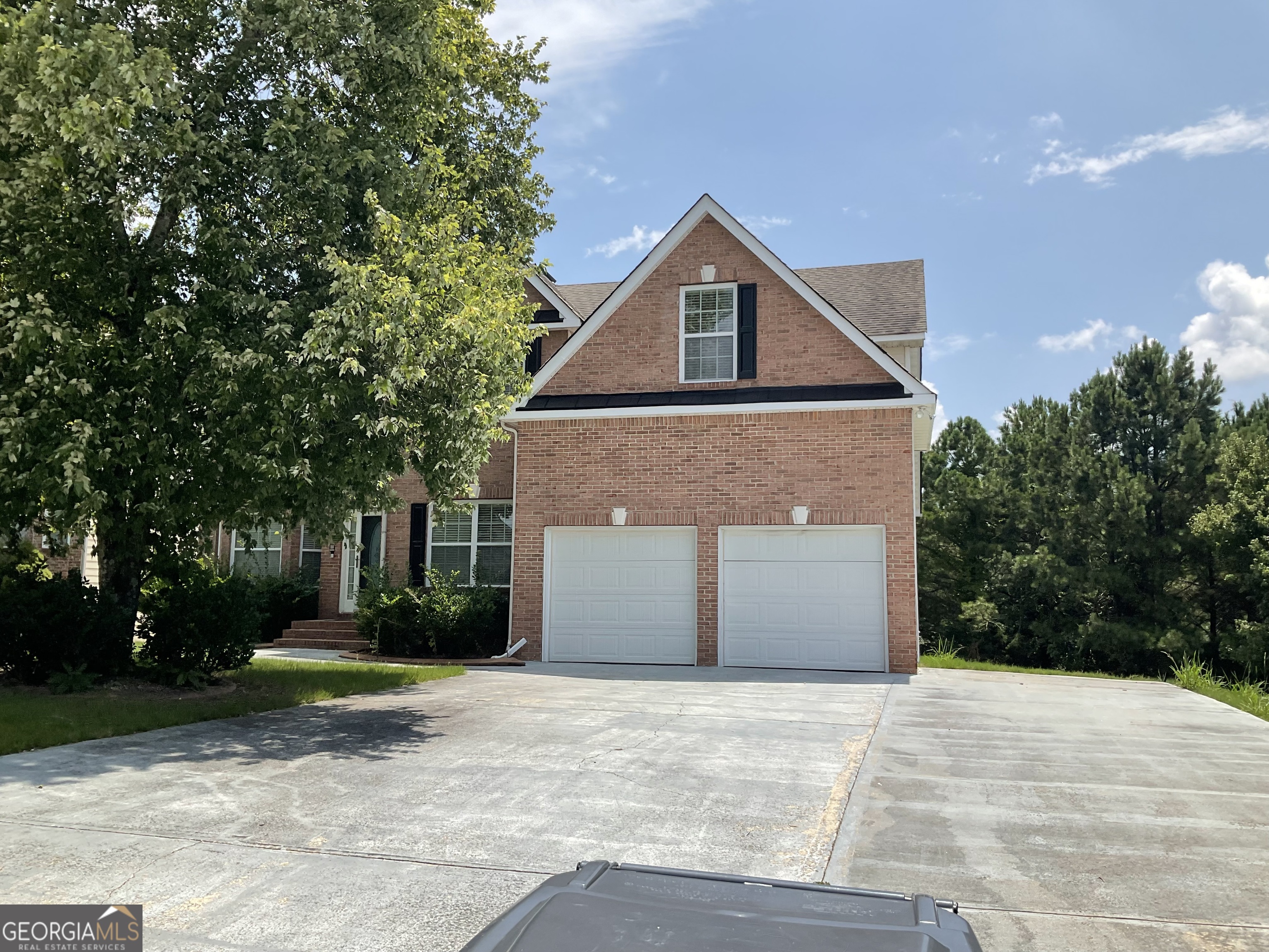 Motivated Seller!!! 6 -bedroom, 4.5-bathroom home with Master suite and in-law's suite! This spacious home has an intercom system and sprinkle system. On the main level, you will find a large rooms perfect for entertaining, newer stove with a gas. The finish basement has a large living room area, two over size bedrooms with theater room and large bath. Two car garage with extended driveway. The listing owns the property