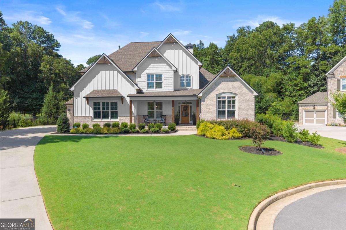 4584 Salmo DR NE