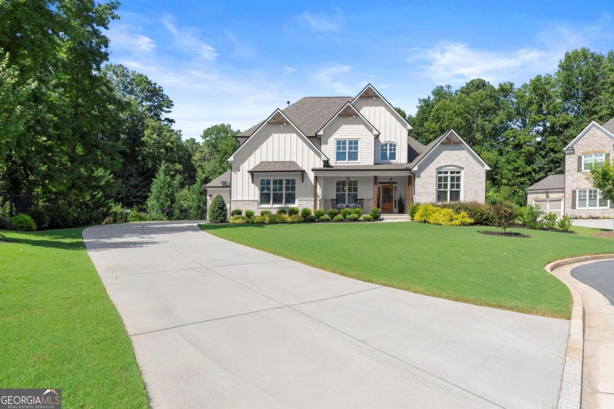 4584 Salmo DR NE