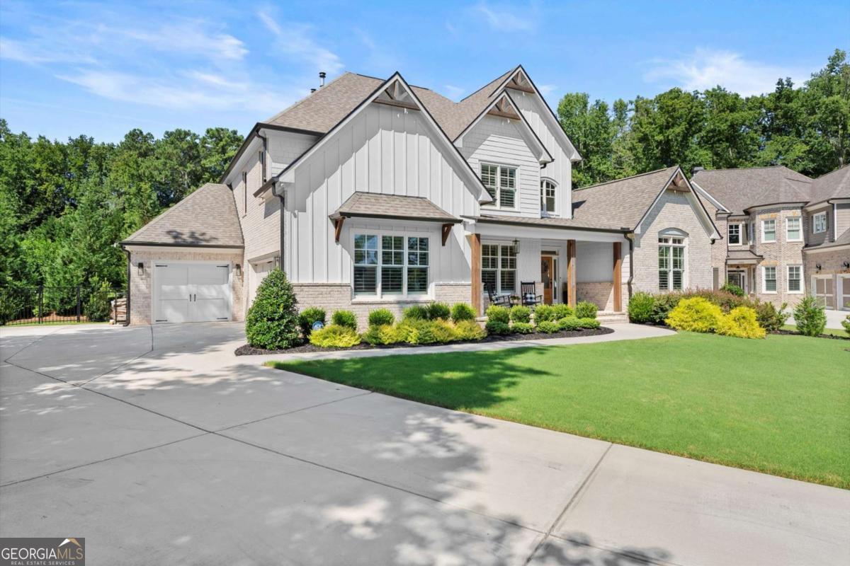 4584 Salmo DR NE