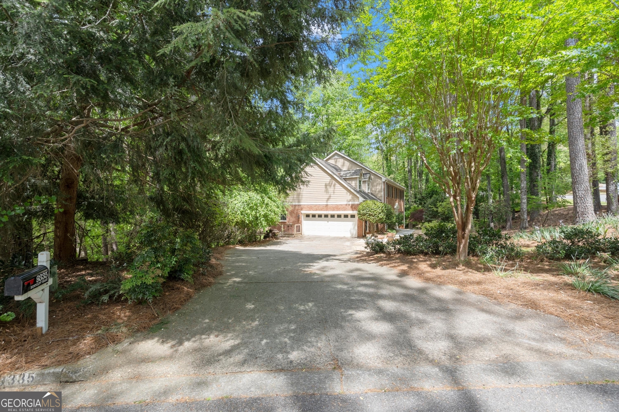 9335 Huntcliff TRCE