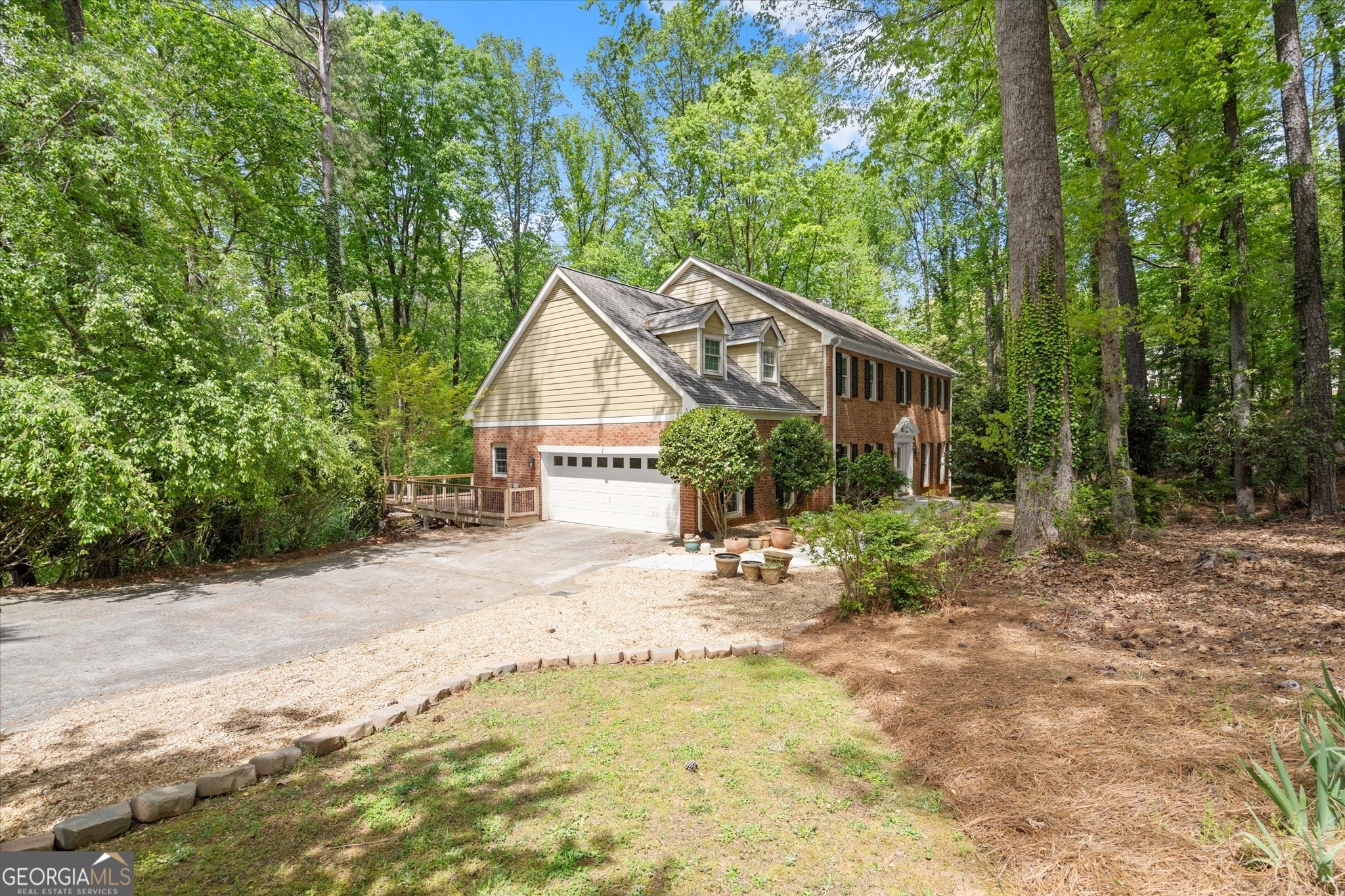 9335 Huntcliff TRCE