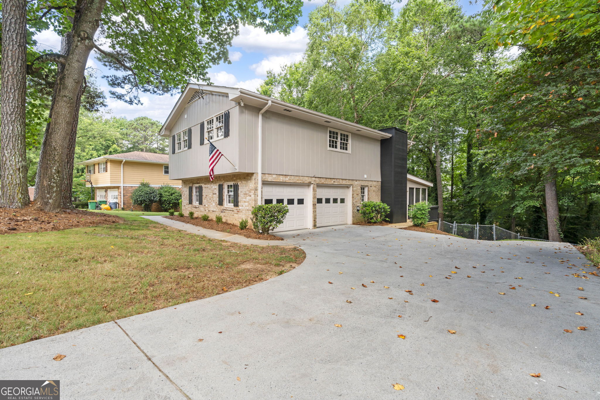 3937 Locklear WAY