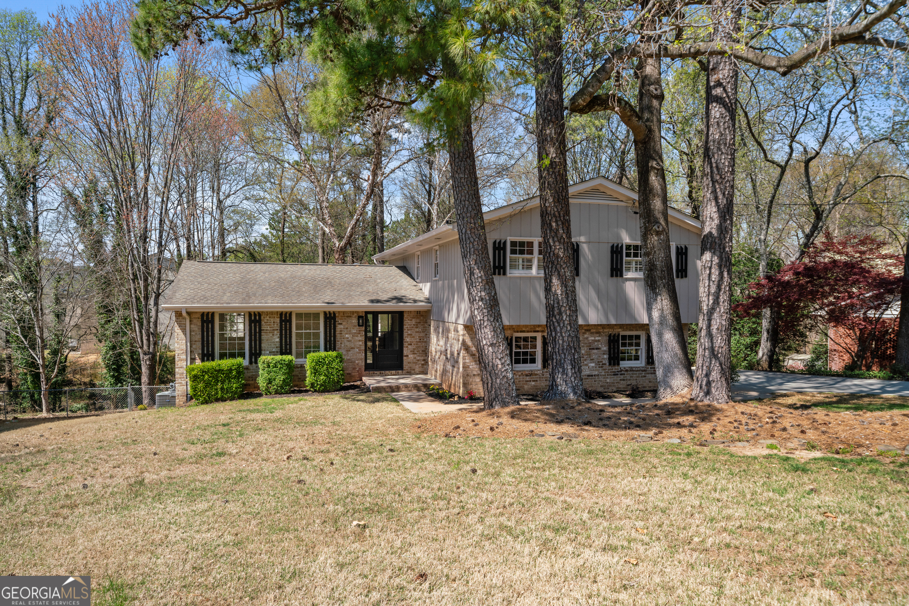 3937 Locklear WAY