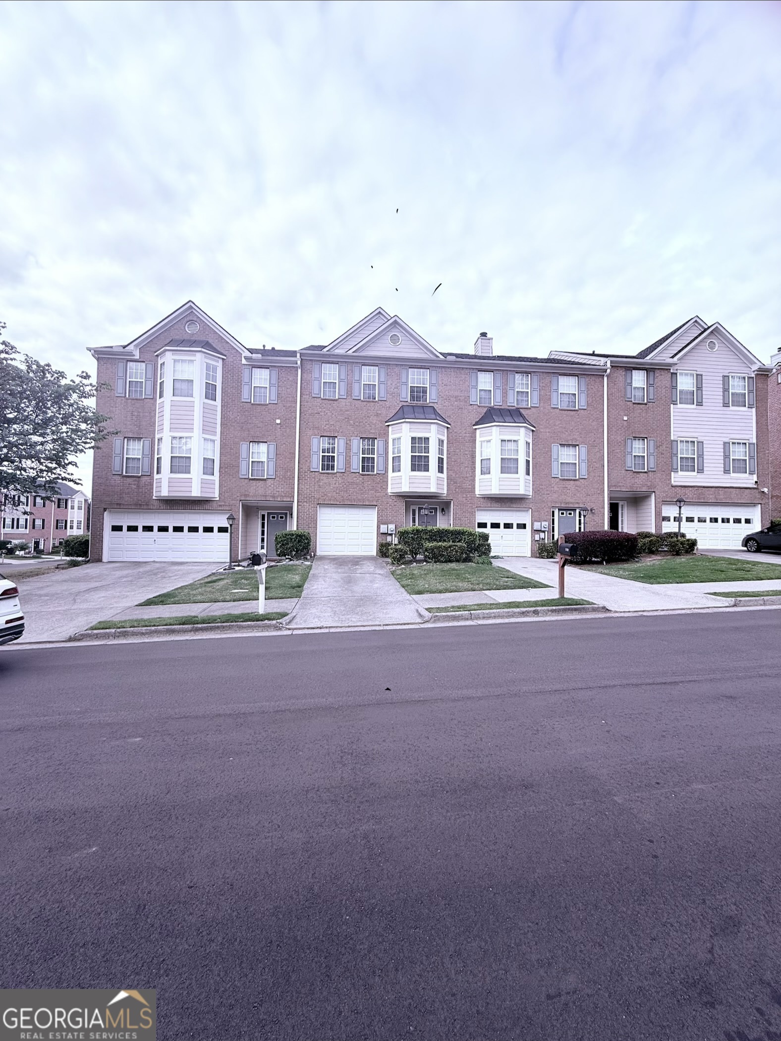 2135 Millgate LN