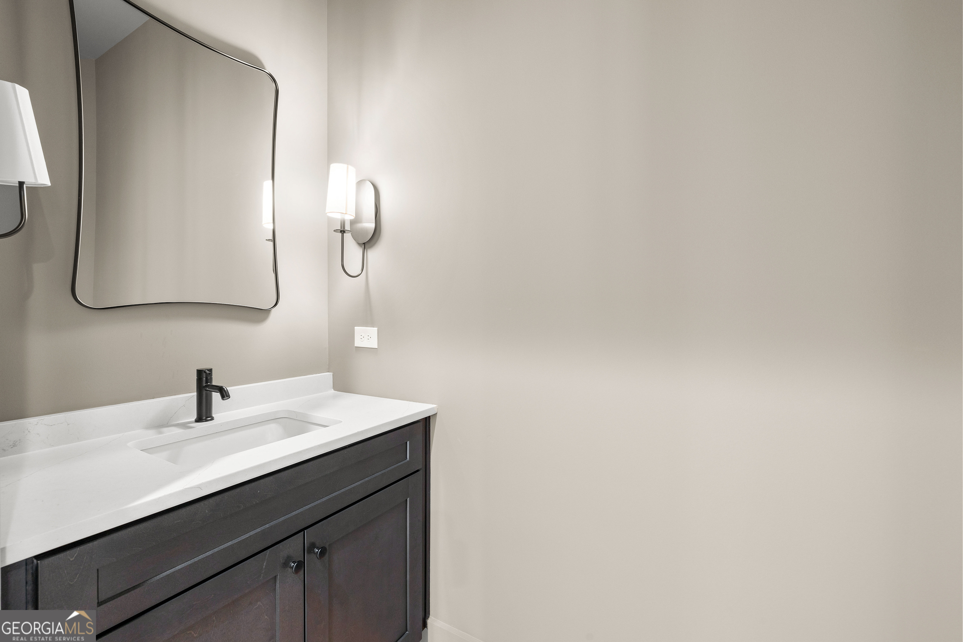 Fayetteville, Georgia 30214, United States, 2 Bedrooms Bedrooms, ,3 BathroomsBathrooms,Residential,Active,251350