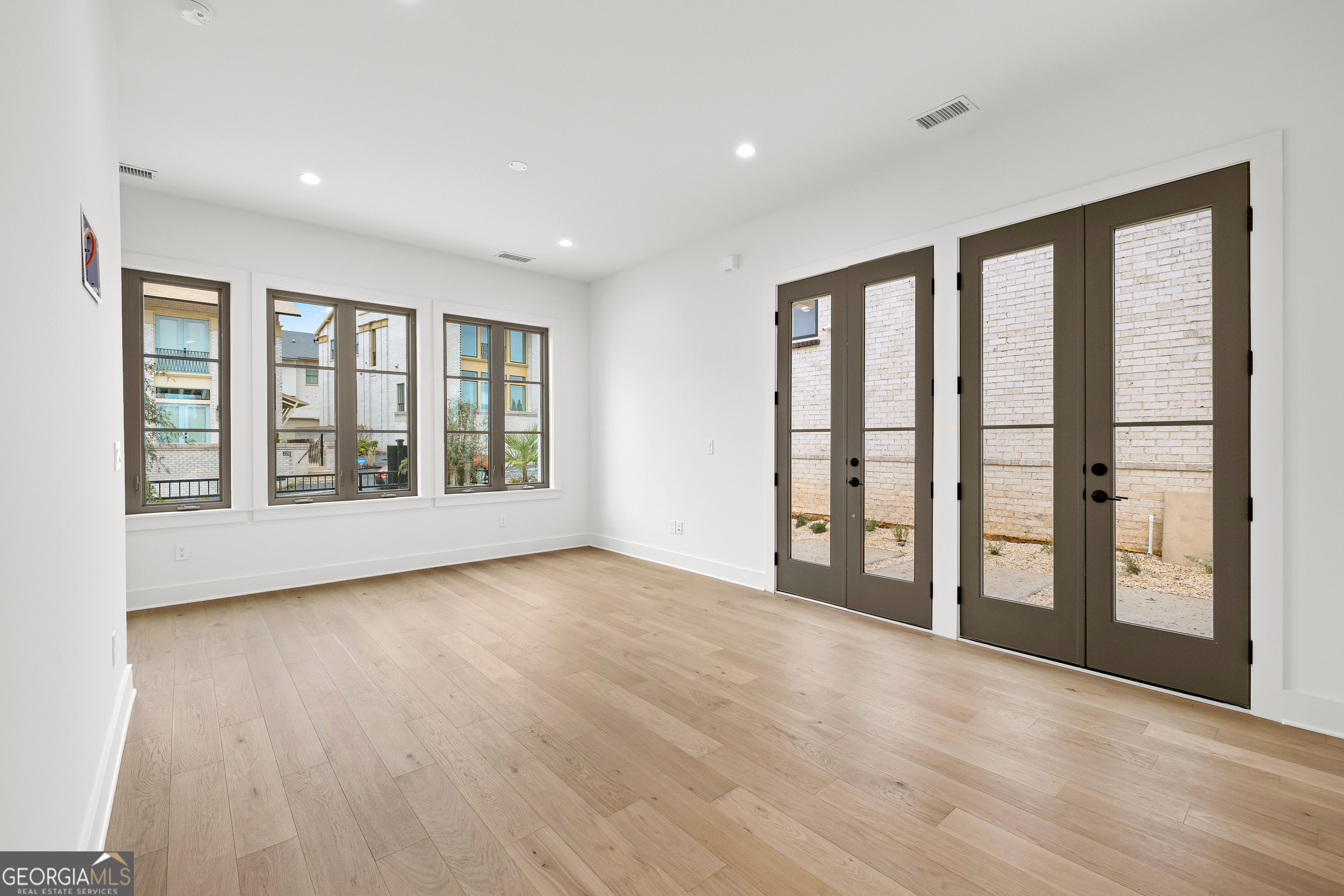 Fayetteville, Georgia 30214, United States, 2 Bedrooms Bedrooms, ,3 BathroomsBathrooms,Residential,Active,251350