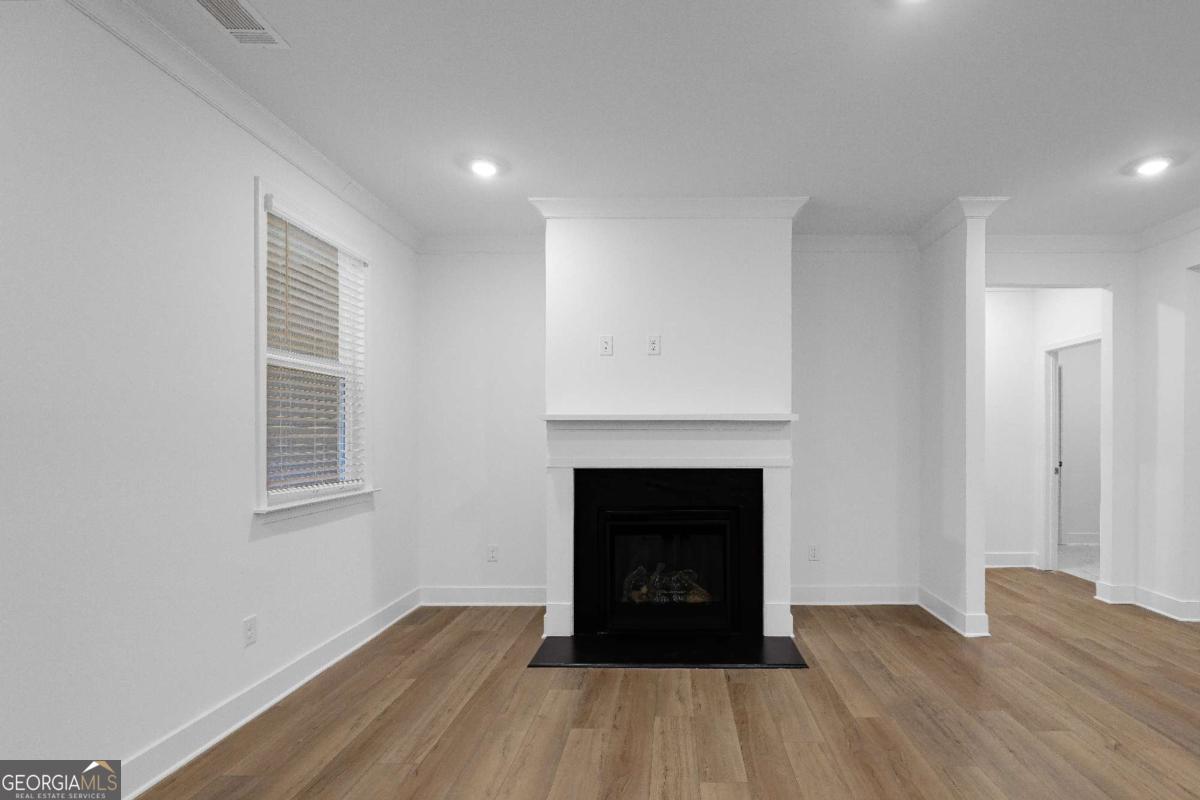1130 Gage LN