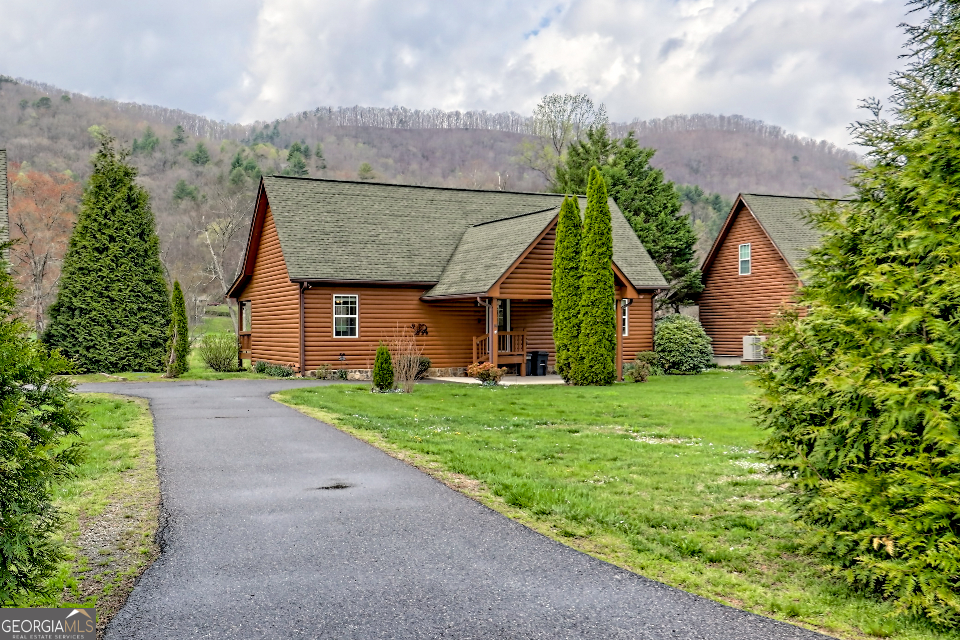 3556 Riverfront LN