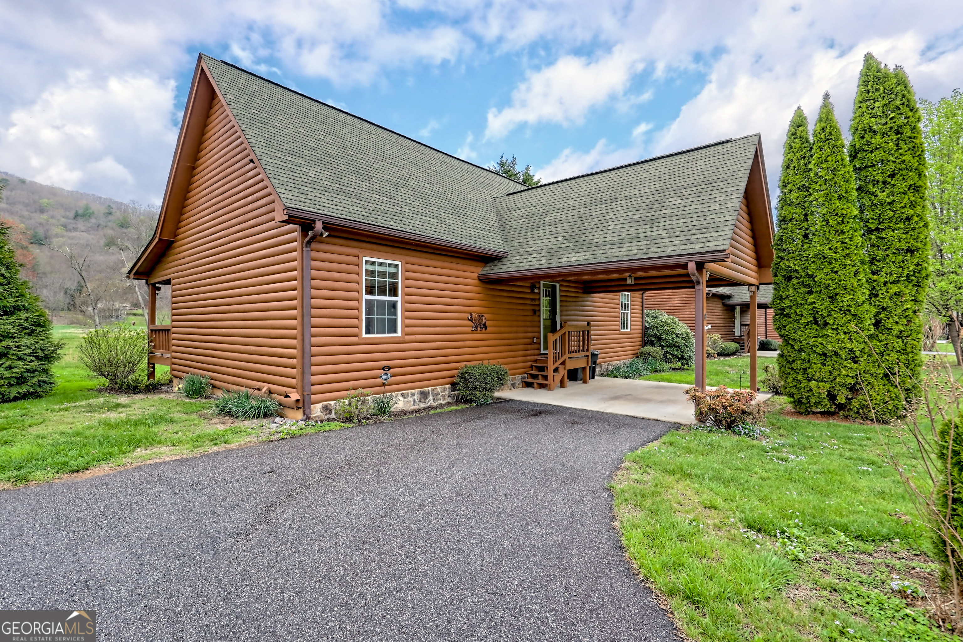 3556 Riverfront LN