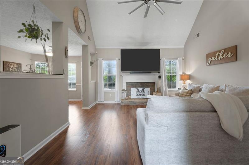 Saint James Place 01 - Residential