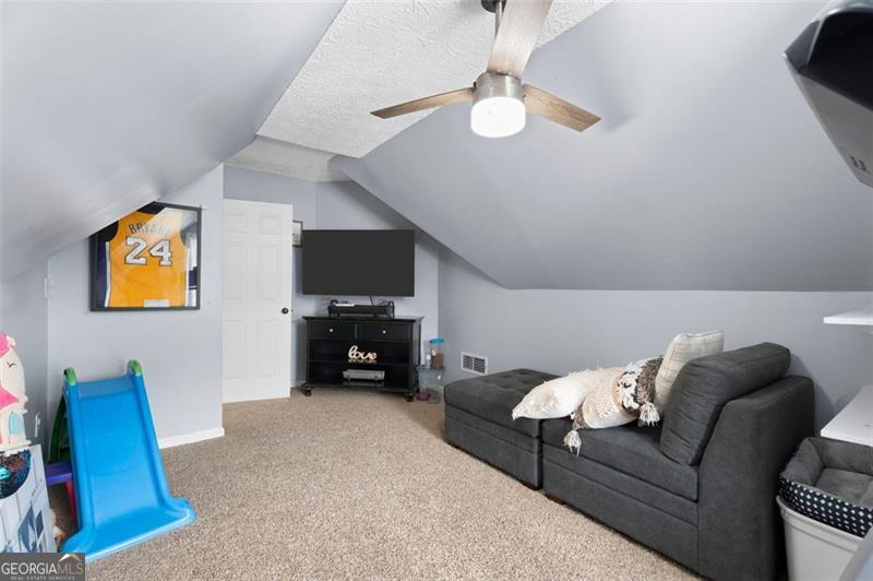 Saint James Place 01 - Residential