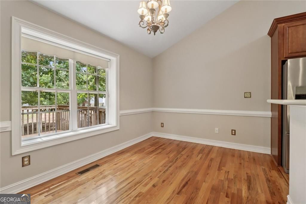 340 Thornhill CIR