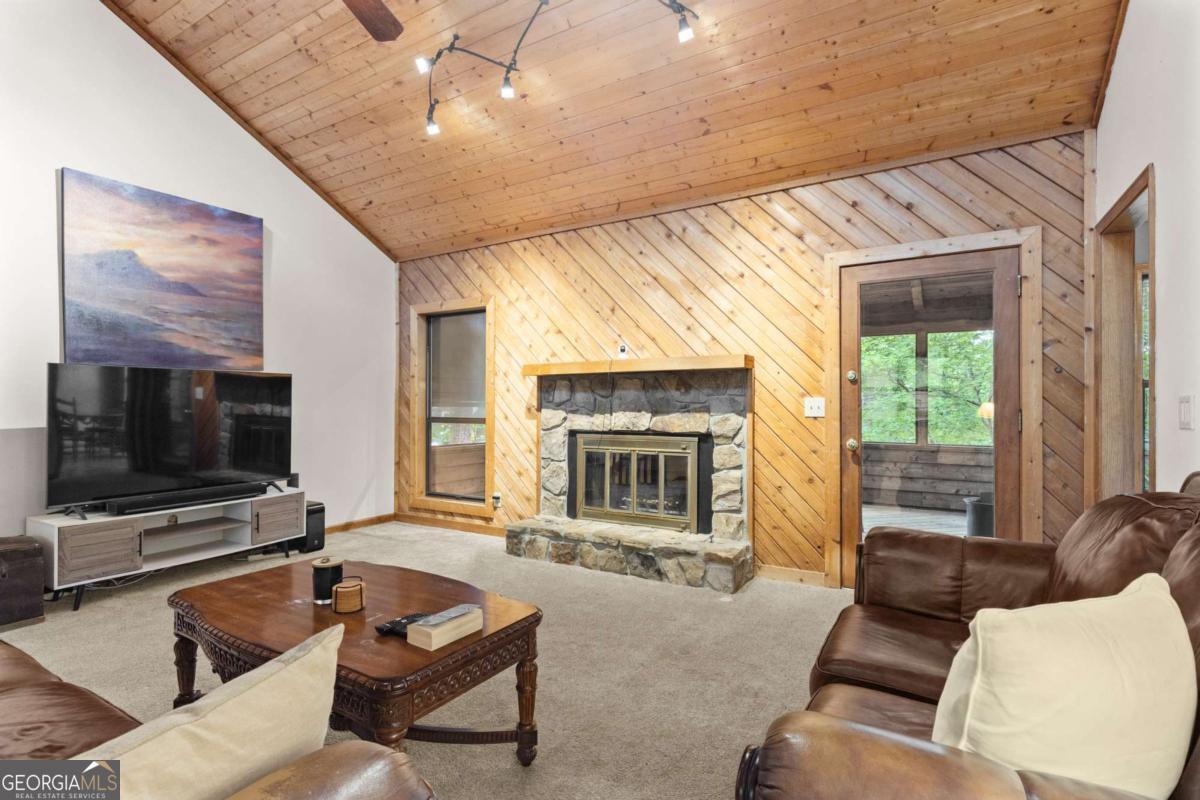 245 Spring Ridge TRCE