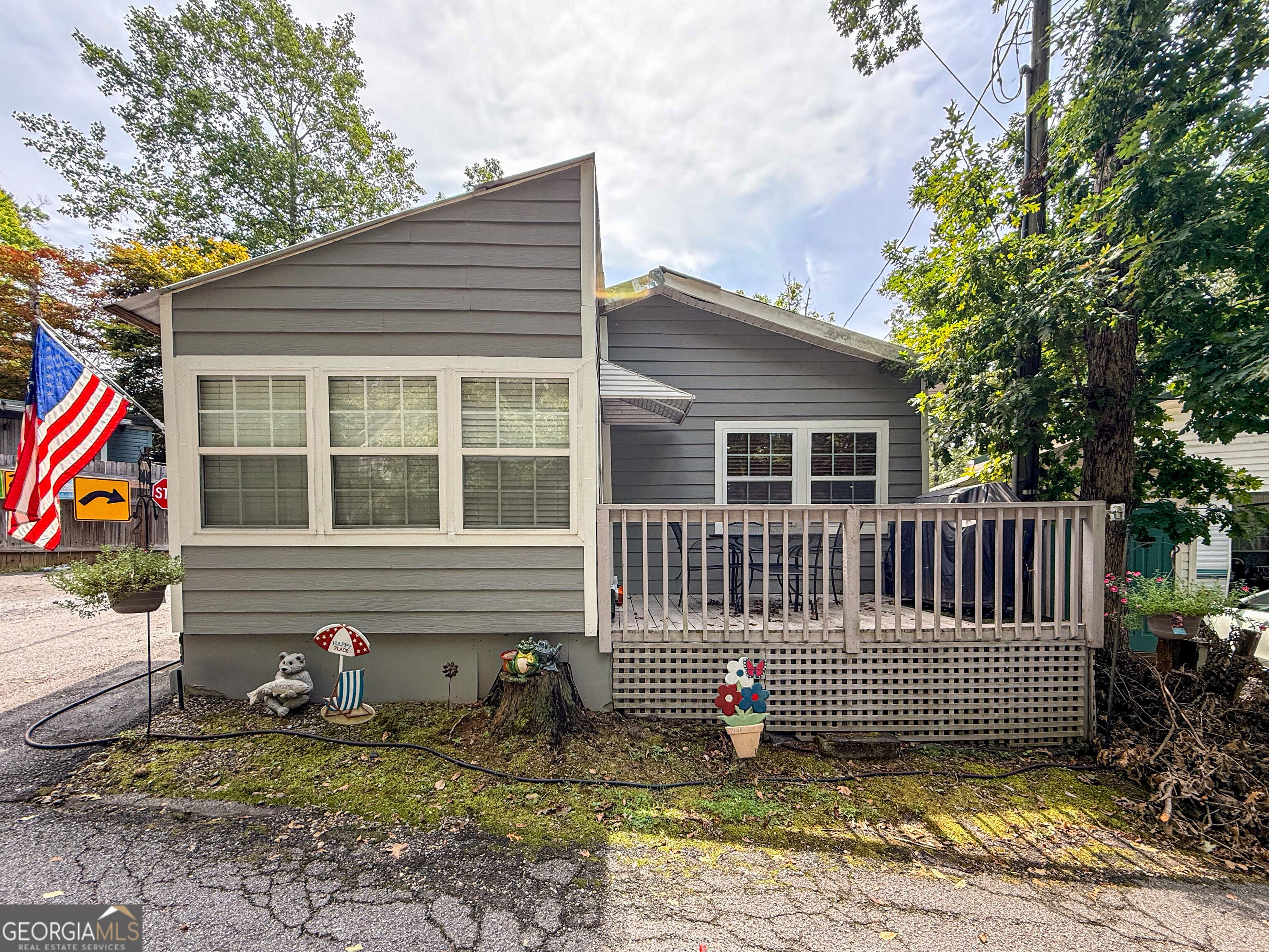 1168 Mountain Shadows DR