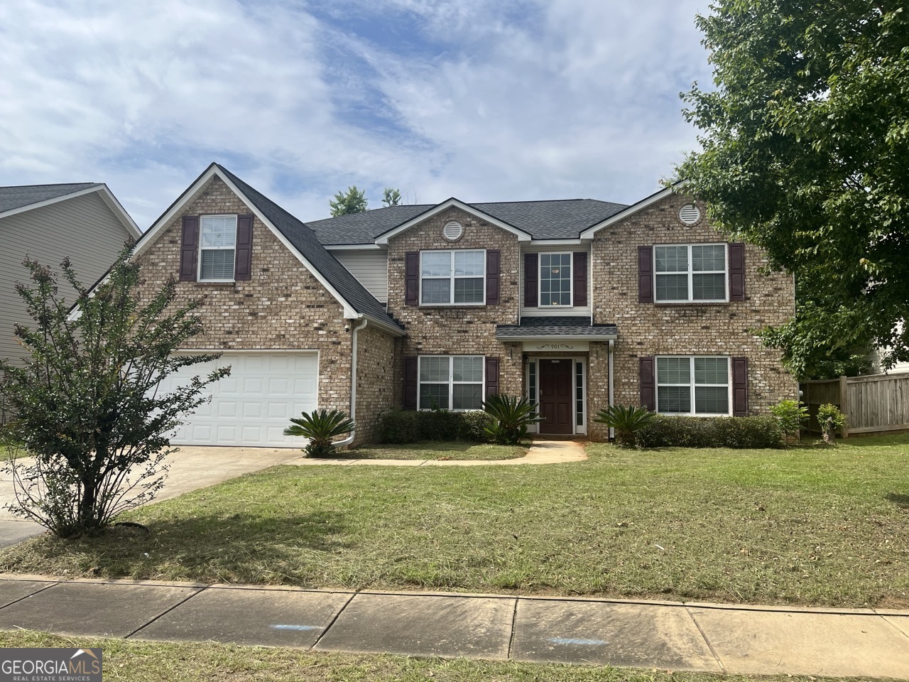901 Broderick CIR