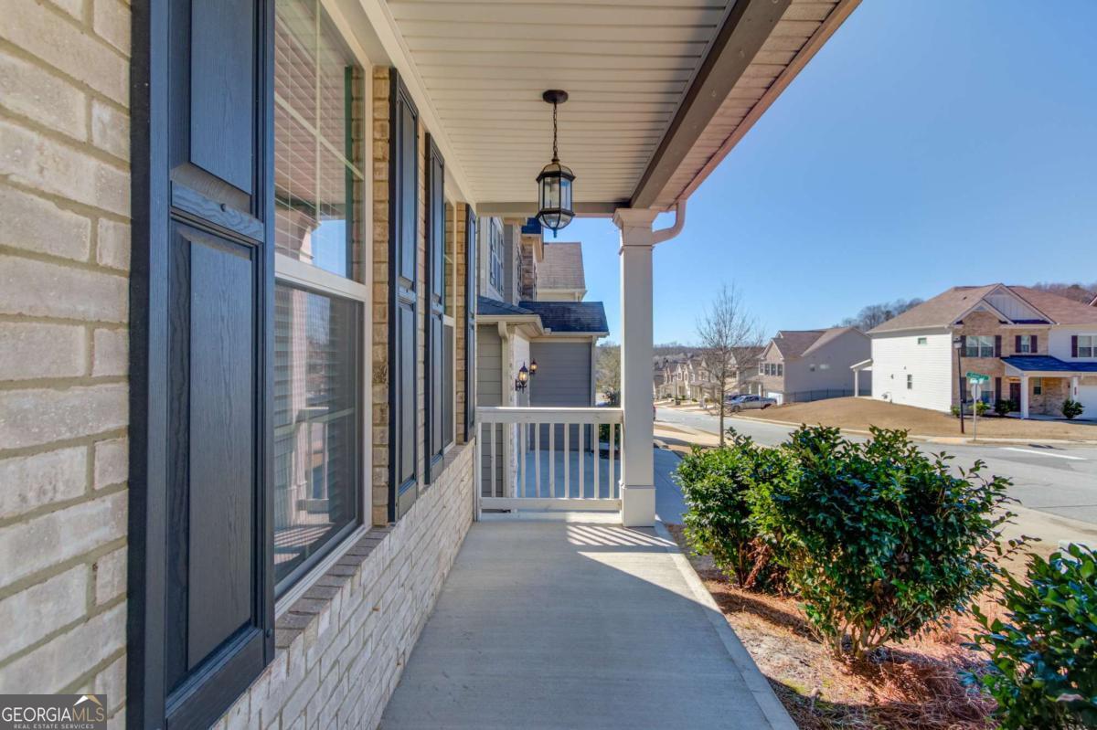 385 Broadmoor DR