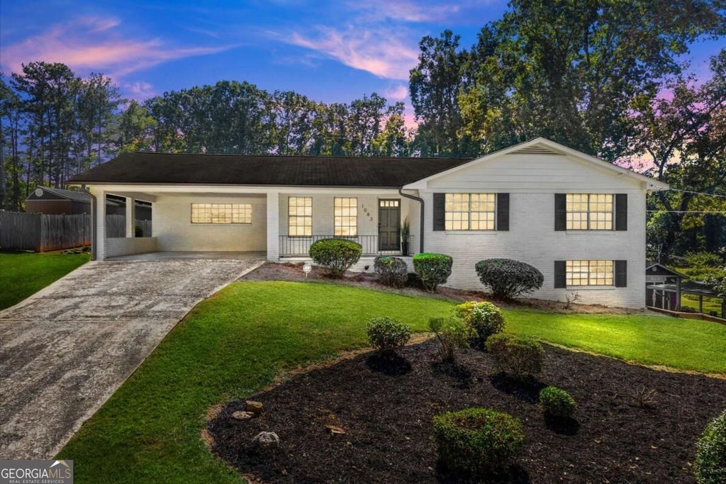 Photo of 1083 Amelia Dr, Marietta, GA 30060 (MLS # 10856111)