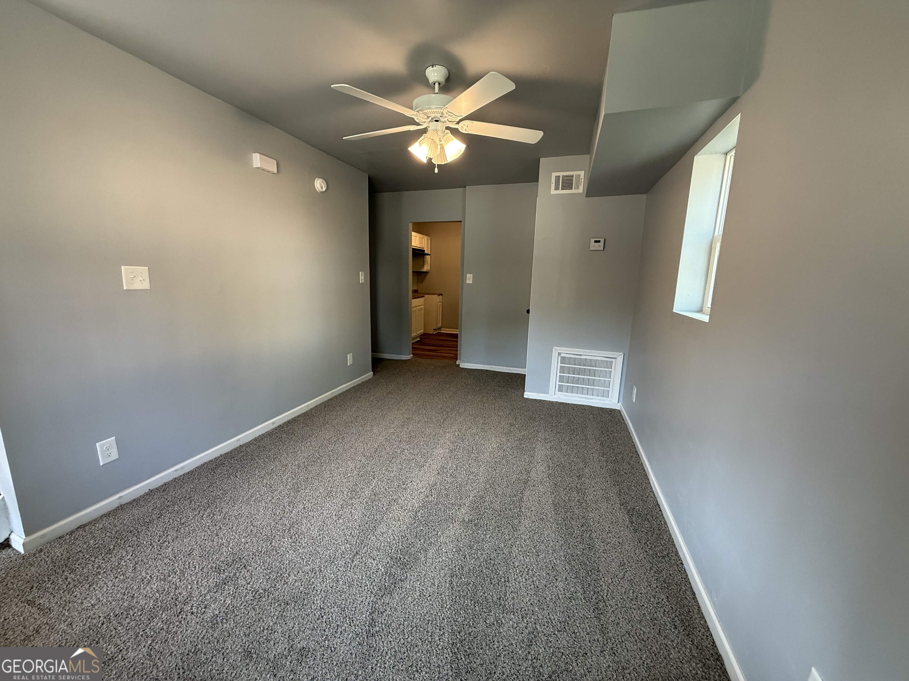 2082 Mutual AVE