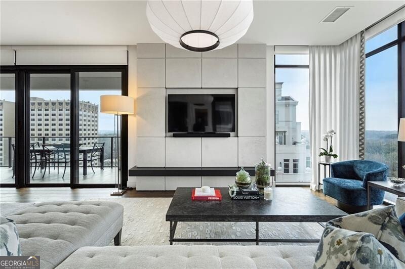 2520 Peachtree RD W 1203