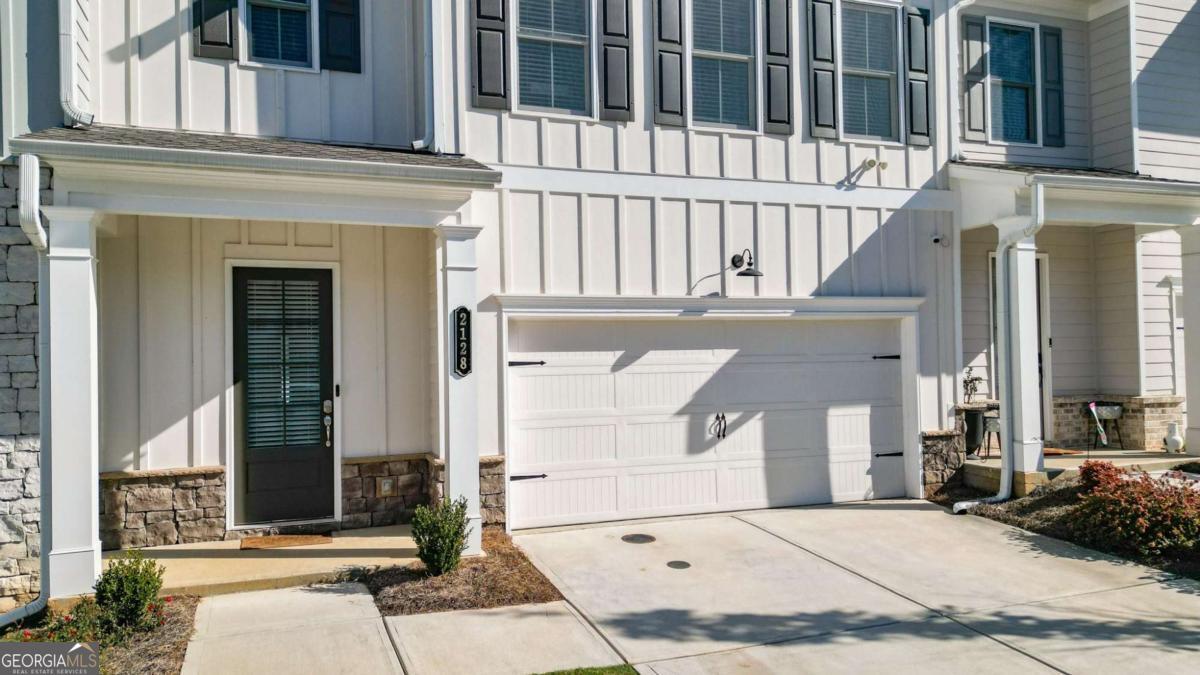 2128 Cosette LN