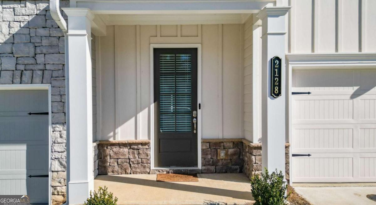 2128 Cosette LN