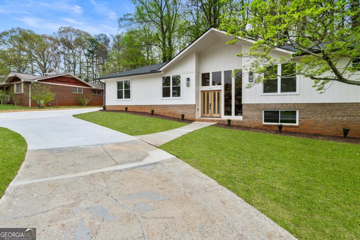 3805 Cloudland DR SE